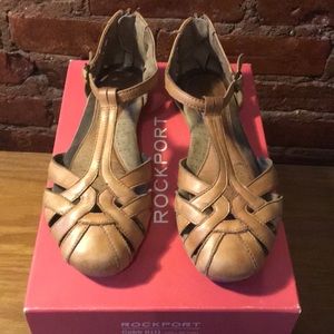 Closed-toe Tan sandals - Cobb Hill - 7.5